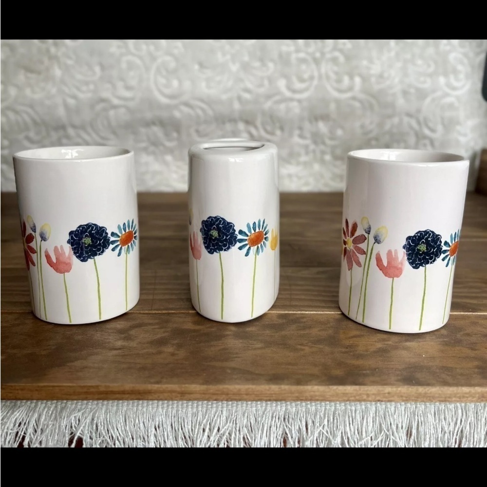 Rae Dunn Artisan Collection 3 Vanity Pieces Stuff & Brushes EUC Floral Holders - Picture 11 of 14